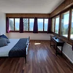 De L'ours فندق