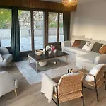 De L'ours فندق