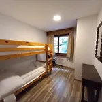 De L'ours فندق ليه كولون