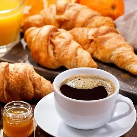 ホテル De L'ours レ・コロン