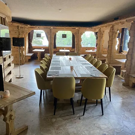 Hotel De L'ours *